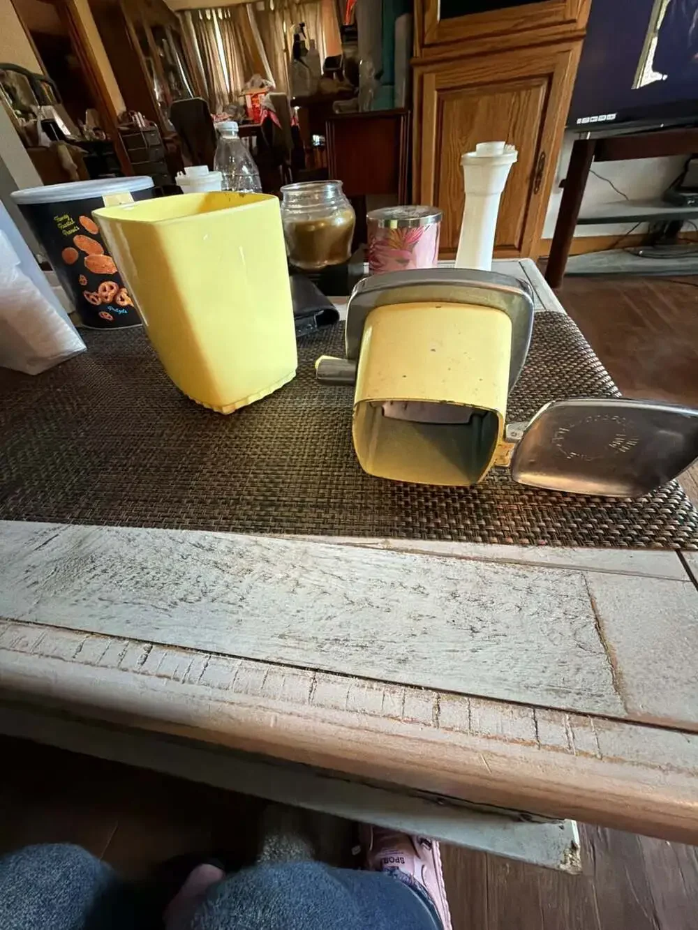 Vtg Sears Swing-A-Way Ice Crusher Yellow / White Retro Countertop Hand Crank